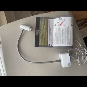 Gelish Mini LED lamp with Gel tips